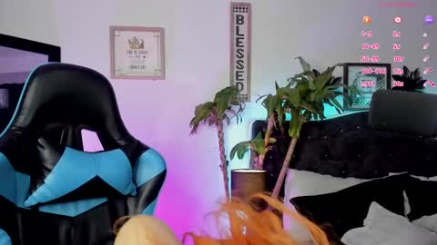 Snapshot of devlin_violet__ chatting on February 12, 5:05 am PaulaInsta paulacastellanos 1Pvt open online show from February 12, 5:05 am