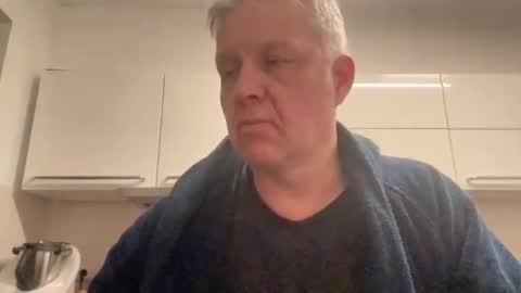 Devon online show from December 2, 1:04 am