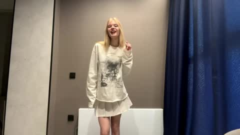 dewdropdoll online show from April 25, 12:29 pm