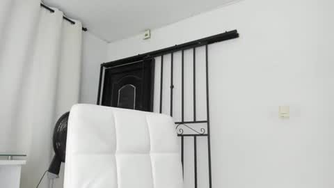 thumb up me please its important online show from February 20, 8:39 am