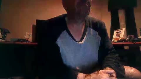 Snapshot of dfwgonewrong chatting on February 13, 7:13 am dfwgonewrong online show from February 13, 7:13 am