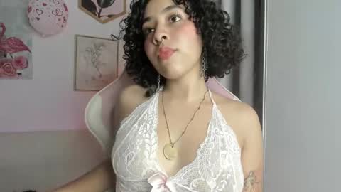Snapshot of dhalila_ chatting on February 14, 4:37 am d h a l i l a online show from February 14, 4:37 am