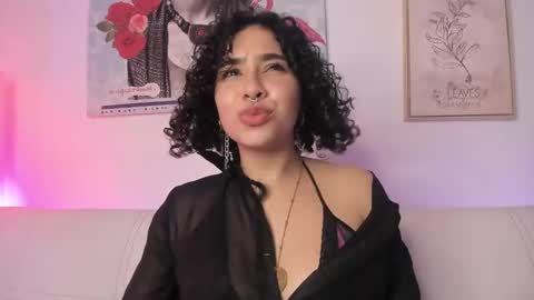 Snapshot of dhalila_ chatting on March 7, 1:20 am d h a l i l a online show from March 7, 1:20 am