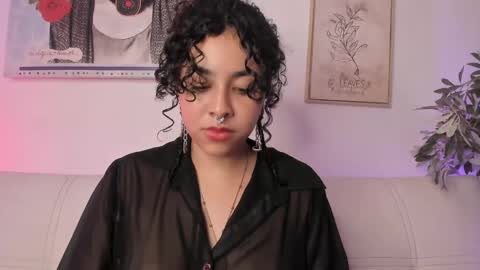 Snapshot of dhalila_ chatting on March 5, 5:18 am d h a l i l a online show from March 5, 5:18 am