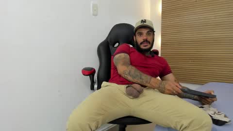 Snapshot of dhamian_wolf_hunter chatting on September 19, 9:51 pm dhaian online show from September 19, 9:51 pm