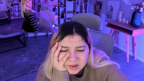 Dia online show from October 18, 8:57 pm