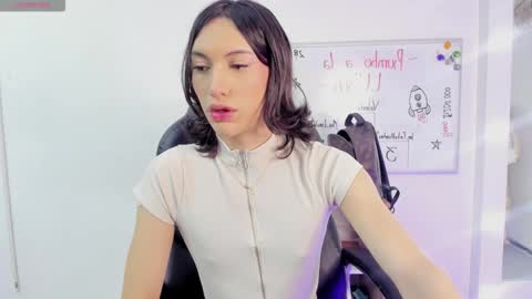 Daphne Sophia Vega online show from March 1, 5:11 am