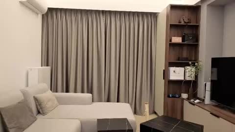 Iris online show from November 3, 8:10 pm