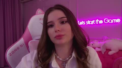 Snapshot of dianabecker chatting on March 11, 1:05 am Diana online show from March 11, 1:05 am