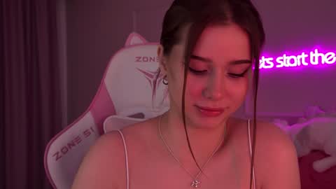 Snapshot of dianabecker chatting on February 6, 10:10 pm Diana online show from February 6, 10:10 pm