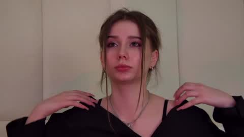 Snapshot of dianabecker chatting on February 5, 4:37 am Diana online show from February 5, 4:37 am
