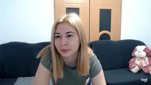 Snapshot of dianasmiey7 chatting on February 3, 8:46 am dianasmiey7 online show from February 3, 8:46 am