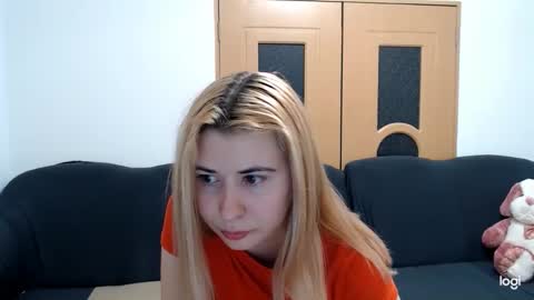 Snapshot of dianasmiey7 chatting on March 7, 6:11 pm dianasmiey7 online show from March 7, 6:11 pm