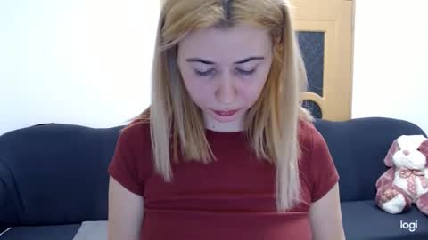 Snapshot of dianasmiey7 chatting on February 12, 5:58 pm dianasmiey7 online show from February 12, 5:58 pm