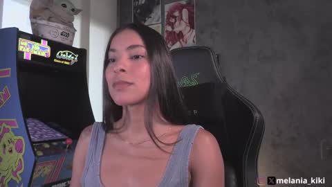 Melania   -    online show from October 18, 8:57 pm