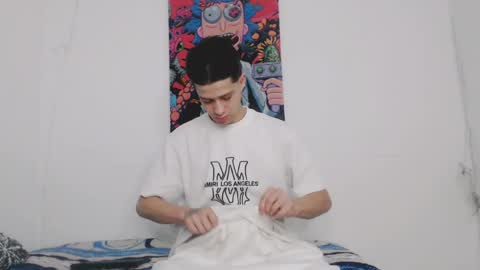 dick_boy_18 online show from May 1, 3:39 pm