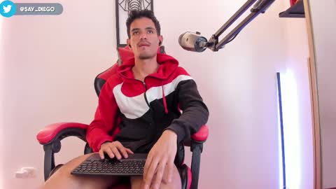 Snapshot of diego_latino chatting on September 19, 9:07 pm Diego lat online show from September 19, 9:07 pm