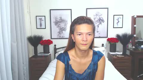 Snapshot of diense17 chatting on February 12, 7:13 am Dennesse online show from February 12, 7:13 am