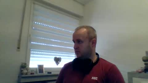 dienummer10 online show from October 23, 7:54 am