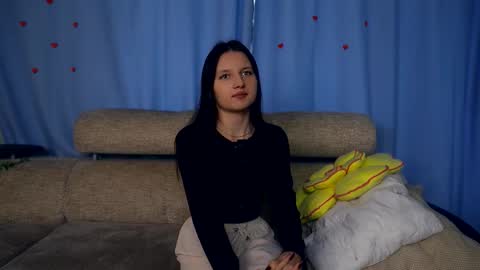 Elwyna online show from October 6, 7:37 am