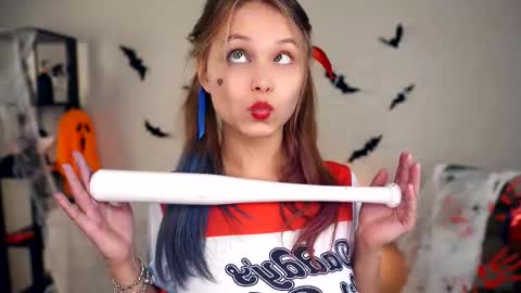 Elwyna online show from October 29, 7:14 pm