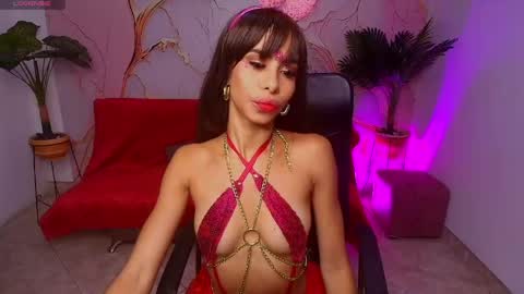 diiosa_latina online show from April 18, 8:09 pm