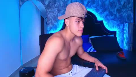 dilanmiller_ online show from July 10, 7:07 pm