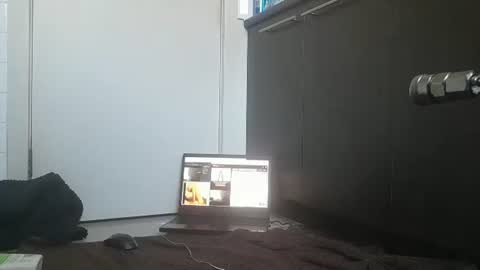 Max online show from February 26, 7:23 am