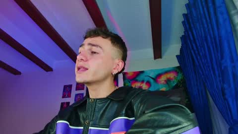 Snapshot of dimitri_bilak_ chatting on December 5, 2:04 am Julian Independent Model online show from December 5, 2:04 am