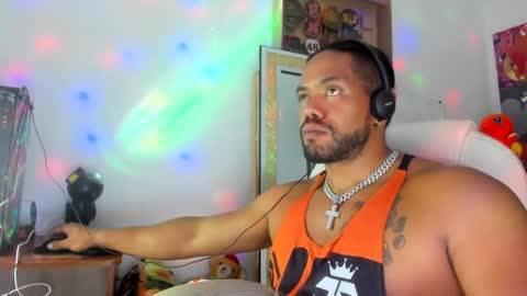 Snapshot of dimitry_muscle chatting on September 18, 2:15 am dimitry kyle mucle online show from September 18, 2:15 am
