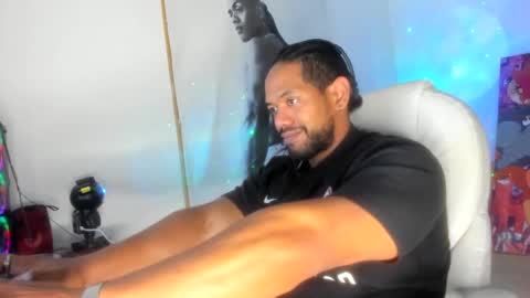 Snapshot of dimitry_muscle chatting on February 7, 2:08 am dimitry kyle mucle online show from February 7, 2:08 am