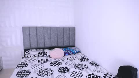 DINA online show from February 18, 4:03 pm