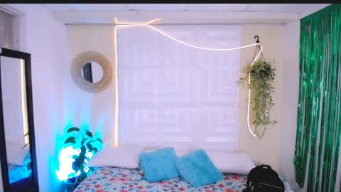 DINA online show from April 4, 6:26 pm