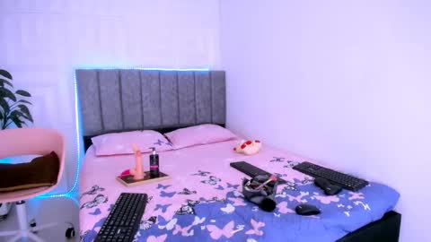 DINA online show from September 29, 4:06 pm