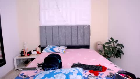 DINA online show from January 9, 7:52 pm