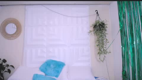 DINA online show from April 6, 3:57 pm