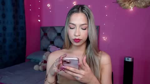 Snapshot of dione_sexyy chatting on December 15, 3:13 am IG dionemontecarlo19 online show from December 15, 3:13 am