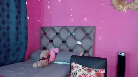 Snapshot of dione_sexyy chatting on December 23, 6:33 am IG dionemontecarlo19 online show from December 23, 6:33 am
