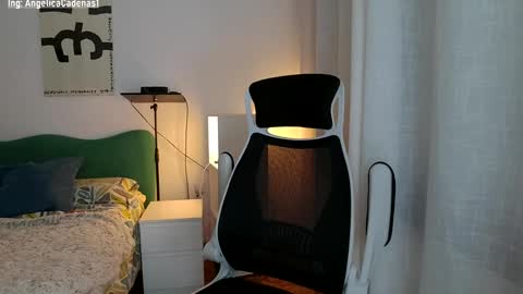 Snapshot of diosa_cadenas chatting on December 19, 11:25 pm Anglica A online show from December 19, 11:25 pm