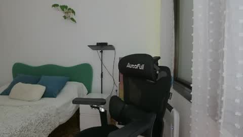 Anglica A online show from March 31, 7:03 pm