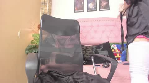 Snapshot of diosaa_golden chatting on February 2, 11:11 pm DIOSA online show from February 2, 11:11 pm