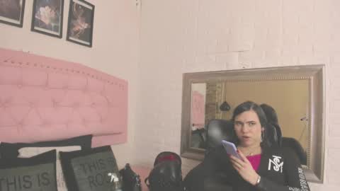 Snapshot of diosaa_golden chatting on March 8, 3:39 am DIOSA online show from March 8, 3:39 am