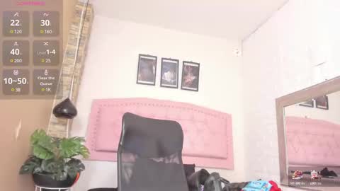 Snapshot of diosaa_golden chatting on February 22, 8:31 pm DIOSA online show from February 22, 8:31 pm