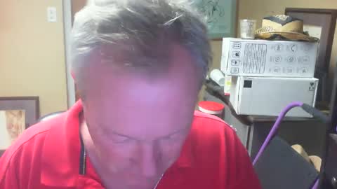 Snapshot of dirkpitt223 chatting on December 17, 2:01 am DirtkPitt Fun guy working online show from December 17, 2:01 am