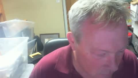 Snapshot of dirkpitt223 chatting on December 8, 10:47 pm DirtkPitt Fun guy working online show from December 8, 10:47 pm