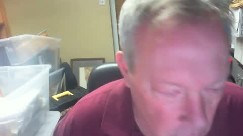 Snapshot of dirkpitt223 chatting on December 8, 4:39 pm DirtkPitt Fun guy working online show from December 8, 4:39 pm