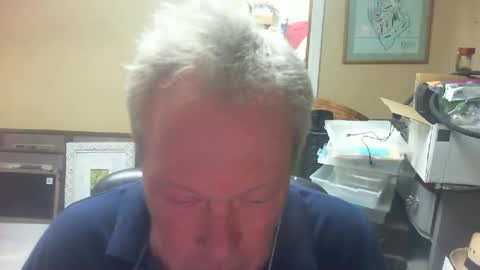 Snapshot of dirkpitt223 chatting on December 28, 2:11 am DirtkPitt Fun guy working online show from December 28, 2:11 am