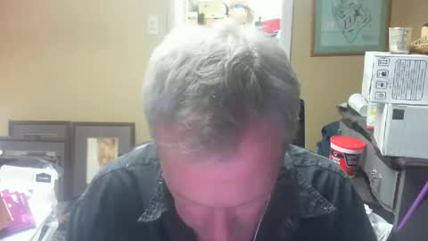 Snapshot of dirkpitt223 chatting on December 21, 1:58 am DirtkPitt Fun guy working online show from December 21, 1:58 am