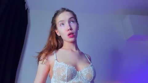 Snapshot of diroill chatting on February 22, 1:44 am Hailey online show from February 22, 1:44 am