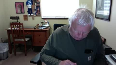 dirtrider195080438 online show from June 3, 5:18 pm